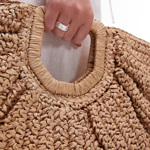 NWOT Neutral Straw Grab Bag Purse - Picture 3 of 3